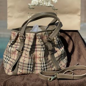 ❌SOLD❌Burberry Lowry Handbag/ RARE w/extras!👜